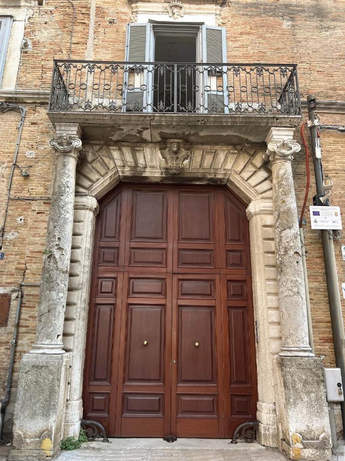 B&B Palazzo Lombardi Lucera Exteriér fotografie